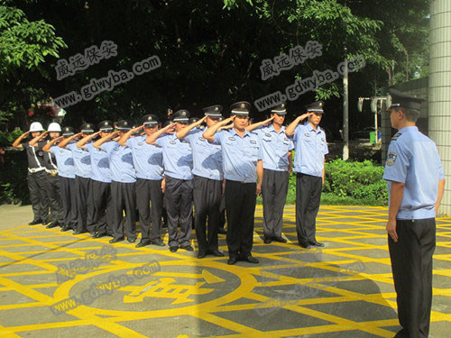 保安察覺不對，民警迅速出動！3人落網